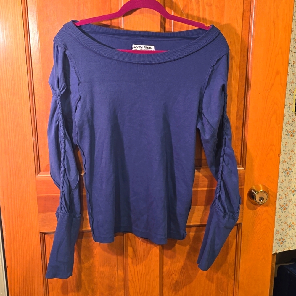 WE THE FREE Shoulder Cut Out Braided Sleeve Top - Women’s Sz Large